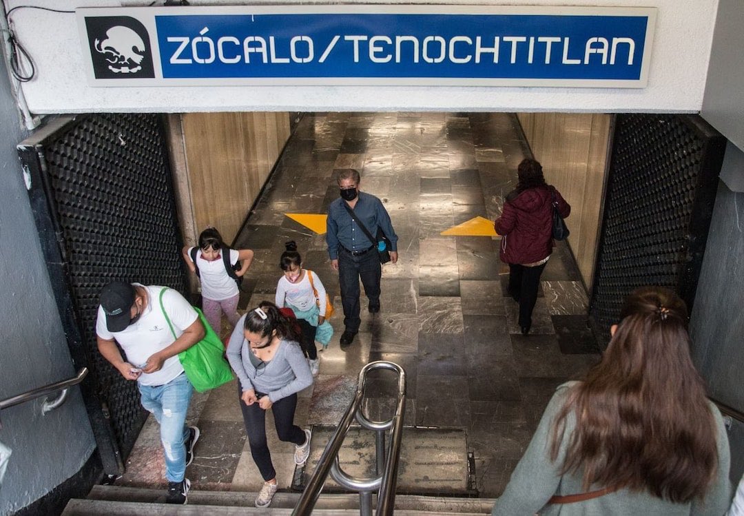 Por protestas cierran la estación Zócalo del Metro