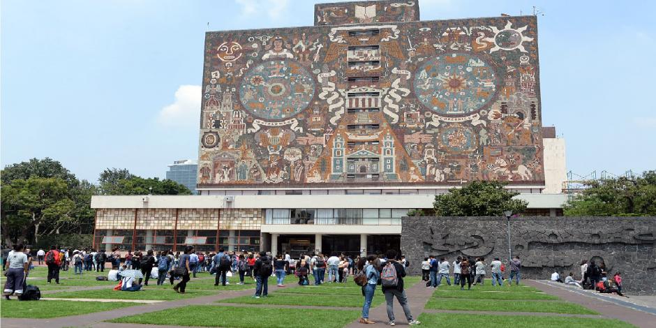 Alumnos regresan a las aulas en la UNAM, este lunes