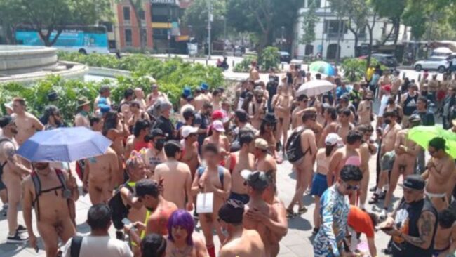 Empieza la primera marcha nudista en CDMX