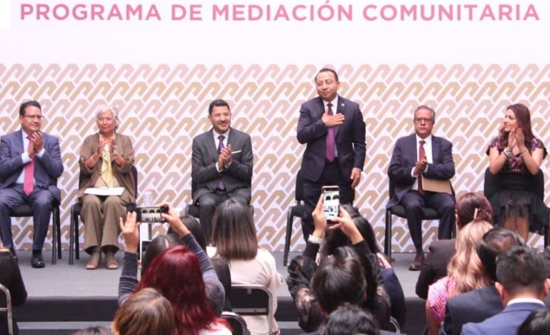 El jefe de Gobierno Martí Batres y el presidente del Poder Judicial de la Ciudad de México, Rafael Guerra presentaron el “Programa de Mediación Comunitaria. Diálogo para Solucionar Conflictos”. FOTO: Poder Judicial CDMX