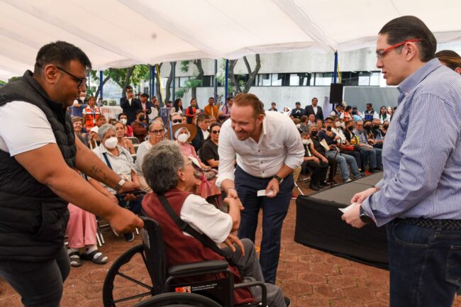 Entrega alcalde Santiago Taboada apoyos económicos a personas con discapacidad permanente y/o enfermedades crónico-degenerativa