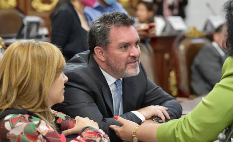 El líder del Partido Acción Nacional en el Congreso de la Ciudad de México, Federico Döring, dijo que el destape anticipado de Omar García Harfuch es parte del “rostro de una desesperación y un fracasado” Gobierno de Morena en la Ciudad de México. FOTO: Congreso CDMX