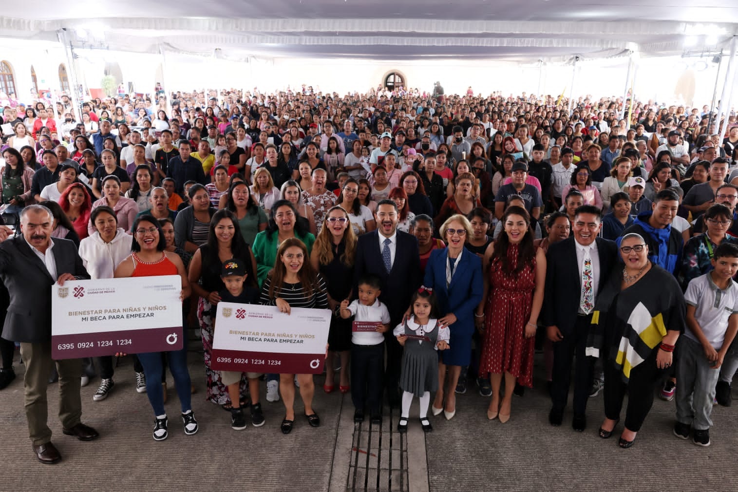 Entrega GCDMX 11 mil tarjetas del Bienestar