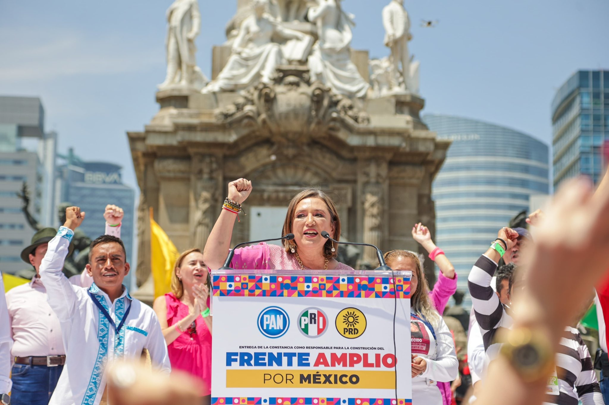 Alcaldes y diputados CDMX celebran unción de Gálvez