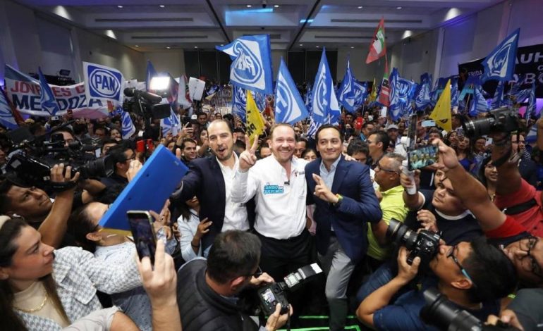 Cortés expuso que el proceso interno que se registró y se llevó a cabo tenía que generar consenso con los tres partidos políticos y “quien definimos que entrara a campaña por unanimidad fue Santiago Taboada". FOTO: X / Marko Cortés