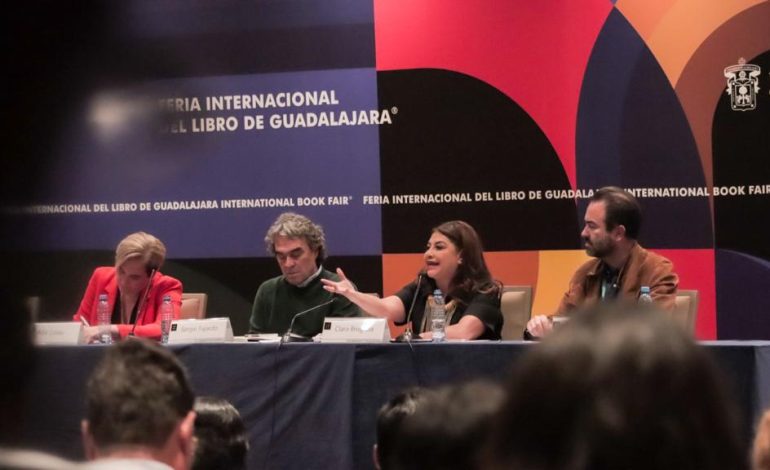 La precandidata única de Morena para la Jefatura de Gobierno, Clara Brugada participó como panelista en el Encuentro Internacional de Gobierno y Sociedad Civil, organizado por la Feria Internacional del Libro de Guadalajara 2023. FOTO: Campaña Brugada