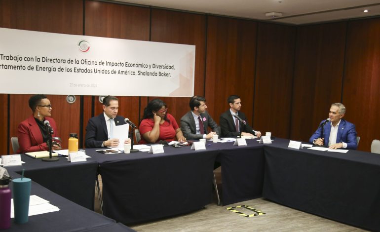 En Senado mexicano, legisladores de EU plantean corregir errores en materia energética