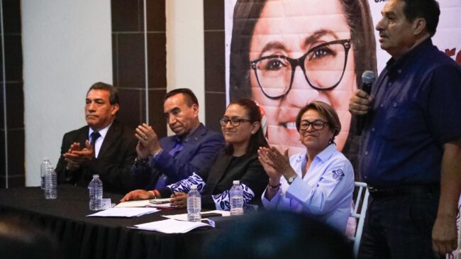 Aleida Alavez y líderes transportistas firman acuerdo por la movilidad de Iztapalapa
