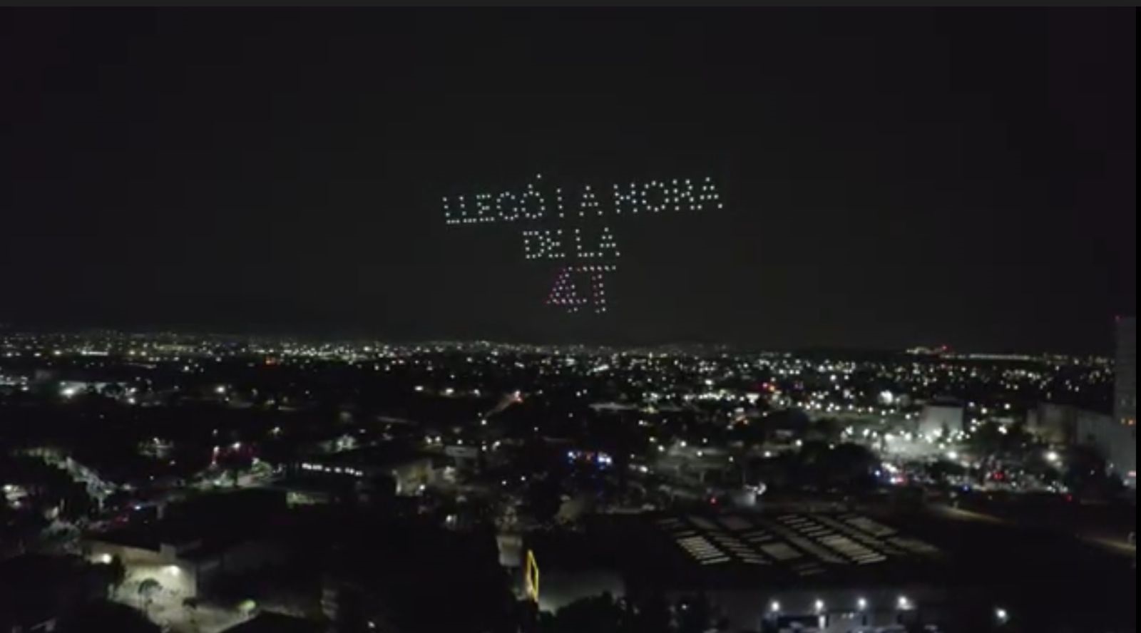 Con drones en el cielo, exigen agua en Cuautitlán Izcalli en inicio de campaña de Daniel Serrano