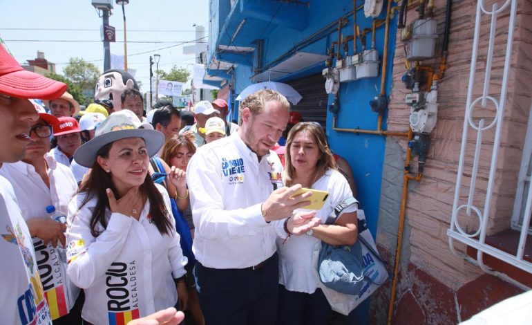 Santiago Taboada, candidato a la Jefatura de Gobierno por la coalición “Va X La CDMX”, reiteró su compromiso de acabar con el derecho de piso en conjunto con el trabajo de Rocío Barrera, aspirante a la alcaldía Venustiano Carranza por la misma alianza. FOTO: Especial