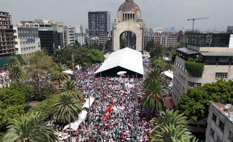 El Jefe de Gobierno de la Ciudad de México, Martí Batres, presentó su informe anual de actividades al cumplirse 12 meses de haber asumido el cargo, sucediendo a Claudia Sheinbaum, actual presidenta electa de México. La presentación tuvo lugar en la explanada del Monumento a la Revolución, donde Batres destacó los logros más significativos de su administración en el último año.