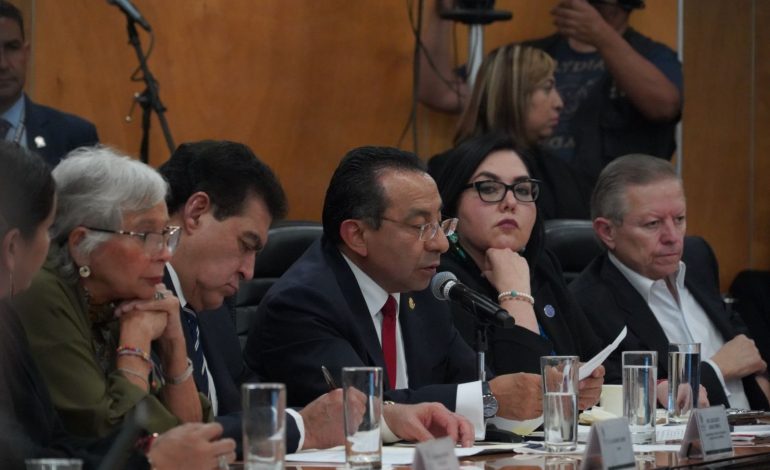 Finalmente, el magistrado presidente del Poder Judicial de la Ciudad de México reiteró la importancia de realizar reformas siempre y cuando se respeten los derechos y la carrera de todos los empleados que por años han dedicado su vida a impartir justicia en este país