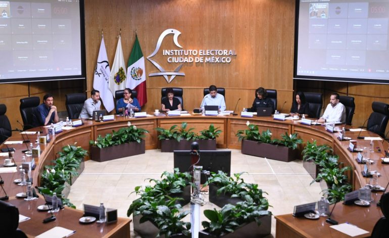 Nos cuentan que en la dirigencia de Morena en la Ciudad de México tienen un análisis jurídico sobre el “regalito” de siete diputados plurinominales que les dieron cinco de los consejeros electorales de la Ciudad de México, votación dividida, que contó con la oposición de dos consejeras.