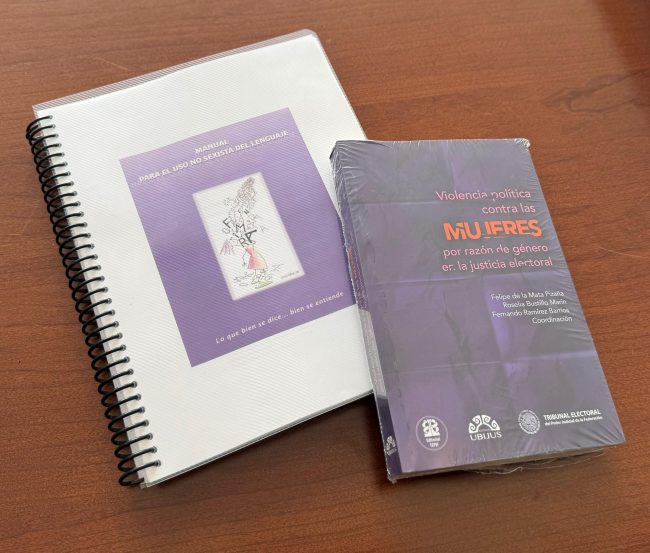 Envía Xóchitl Gálvez al Presidente libros sobre violencia política de género