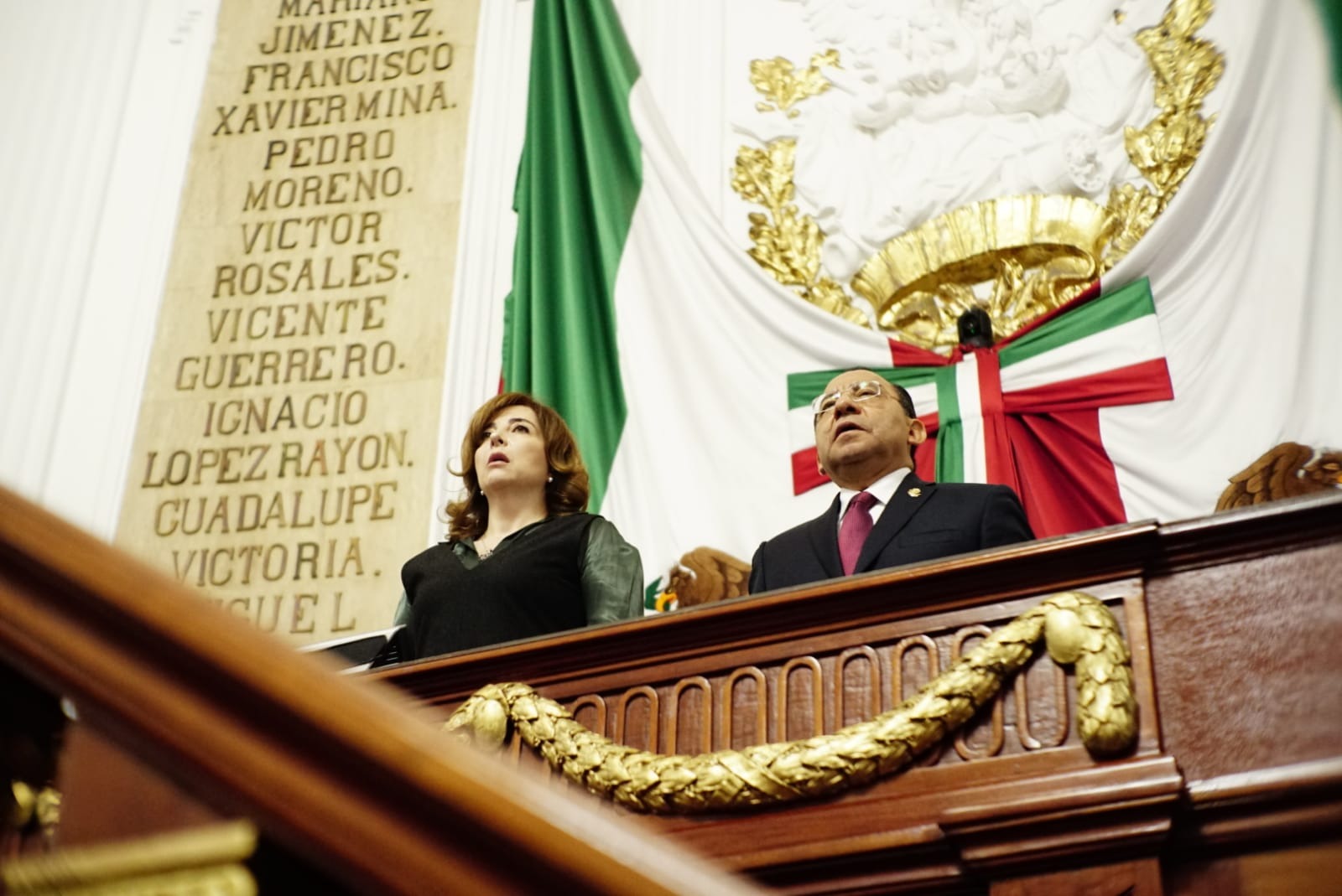 Reconoce Congreso al Poder Judicial con leyenda en letras de oro