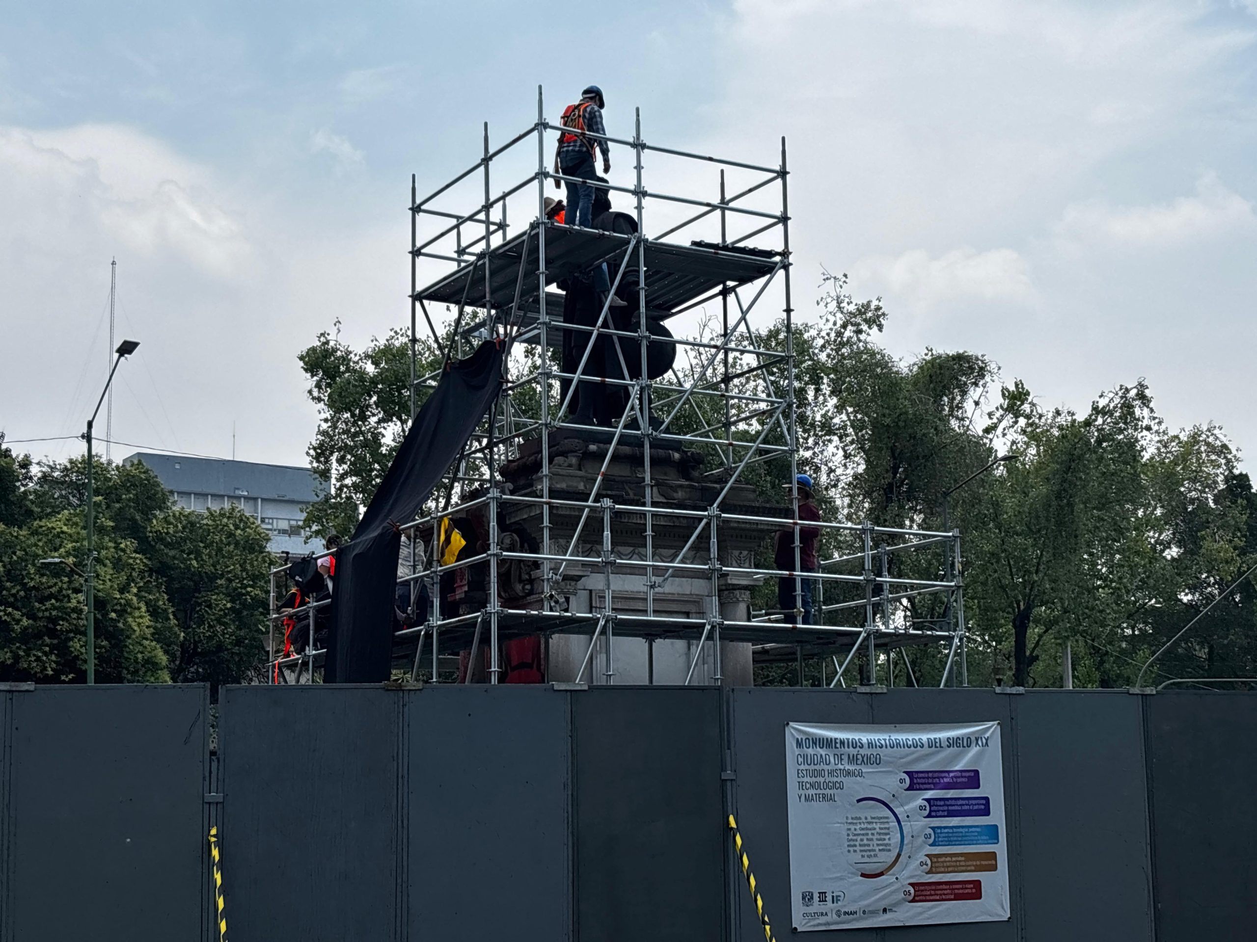 Alcaldía Cuauhtémoc y UNAM inician restauración del Monumento a Colón