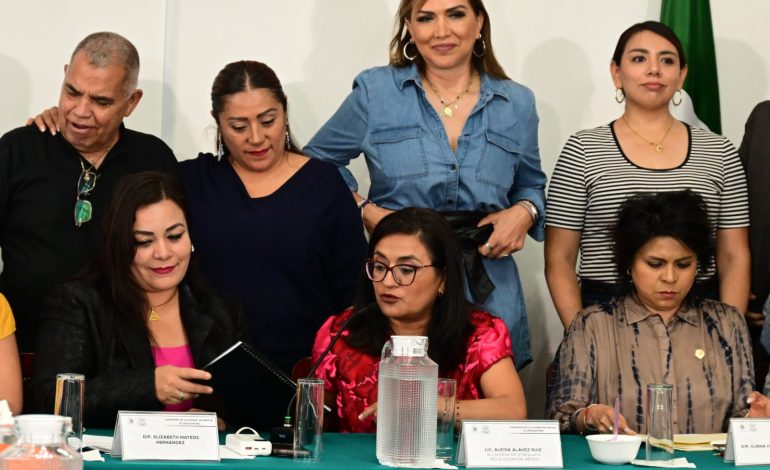 Las Comisiones Unidas de Administración Pública Local, de Alcaldías y Límites Territoriales y de Gobierno y Políticas Públicas del Congreso de la Ciudad de México, coincidieron en reconocer la implementación del Sistema Integral de Cuidados en Iztapalapa; en tanto la alcaldesa Aleida Alavez Ruiz anunció que propondrá modificaciones al Bando 1 de Gobierno. FOTO: Especial