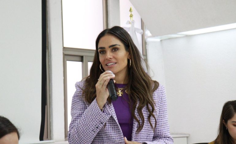 Durante la Séptima Sesión del Gabinete Violeta, la alcaldesa Alessandra Rojo de la Vega presentó resultados del programa Reacción Violeta, estrategia implementada en la Alcaldía Cuauhtémoc que ha respondido, atendido y acompañado a casi medio millar de mujeres, adolescentes y niñas víctimas de violencia de género.