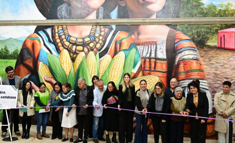 Personas legisladoras del Congreso de la Ciudad de México inauguraron los Murales en Conmemoración de Mujeres Mexicanas, en las instalaciones del órgano legislativo local, obra que se divide en tres murales, abiertos a todo el público.