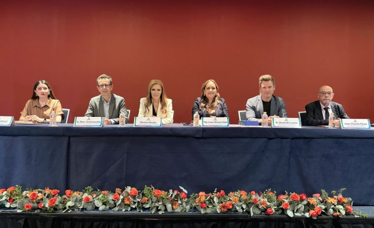 La Diputada Álvarez enfatizó que "la escuela debe ser un espacio seguro, de atención plena y de convivencia real entre niñas y niños. Es urgente abrir el debate sobre el papel de la tecnología en las aulas y su regulación responsable".