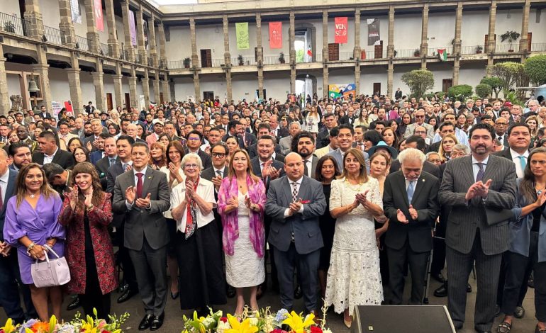 Embajadoras y embajadores de Guatemala, El Salvador, Honduras, Nicaragua y Costa Rica encabezaron la ceremonia inaugural, por el 204 aniversario de la Independencia de Centroamérica. FOTO: Especial