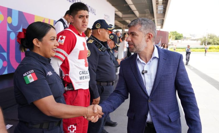 En el marco del Segundo Simulacro Nacional 2025, Mauricio Tabe, alcalde de Miguel Hidalgo, aseguró que la demarcación está preparada antes, durante y después de un sismo para restablecer en un menor tiempo el orden en las calles, ya que cuenta con un equipo capacitado para enfrentar emergencias y reducir riesgos. FOTOS: Especial