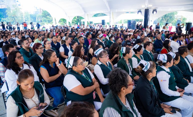 “Quiero convocar a la población a que se vacune, a toda la población de la Ciudad de México que se vacune contra el sarampión; de seis meses a 50 años de edad, hay vacunas suficientes para lograrlo”, enfatizó la mandataria capitalina ante funcionarios de Salud del gobierno federal y de la Ciudad de México”. FOTO: Especial