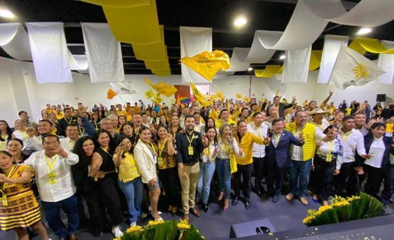 Este fin de semana se llevó a cabo el encuentro fundacional del Bloque Nacional Político de Partidos locales del PRD, donde sus dirigentes acordaron caminar juntos en unidad, sin sumisión y con una visión progresista. FOTO: Especial